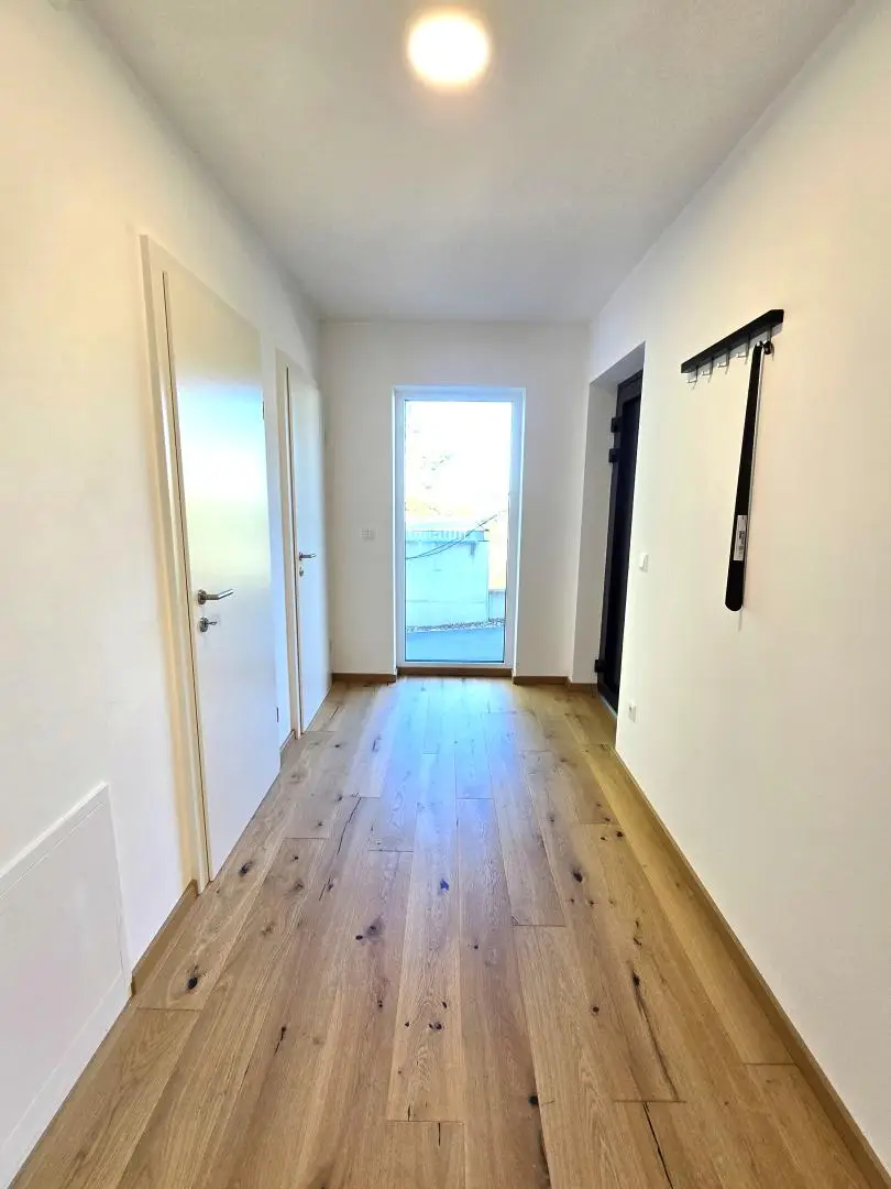 ERSTBEZUG - Doppelhaushälfte - 130 m² - 4 Zi - Nähe Klosterneuburg