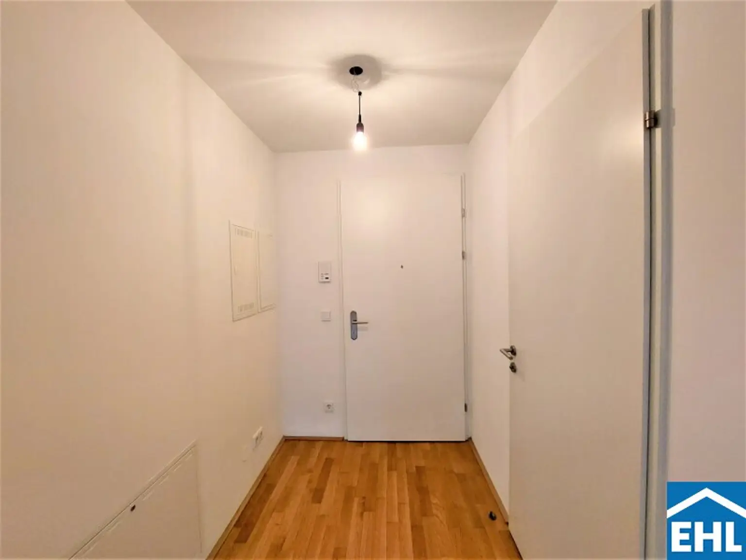 Schöne 2-Zimmerwohnung mit Loggia bei der U4/U6 Längenfeldgasse