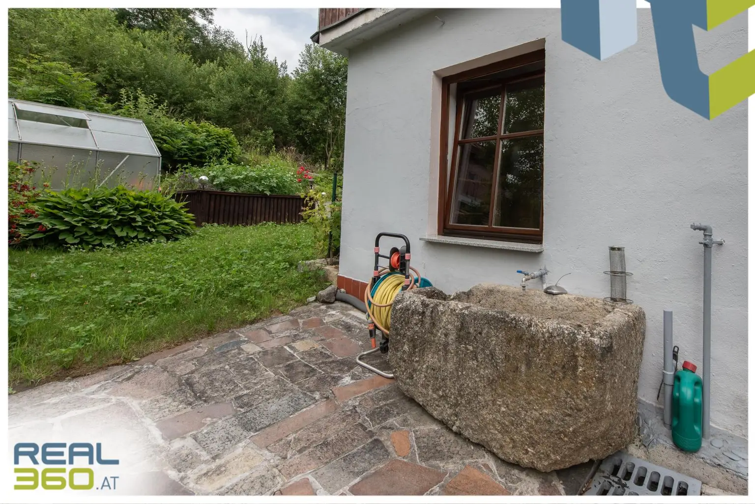 Wasserleitung auf Terrasse im EG