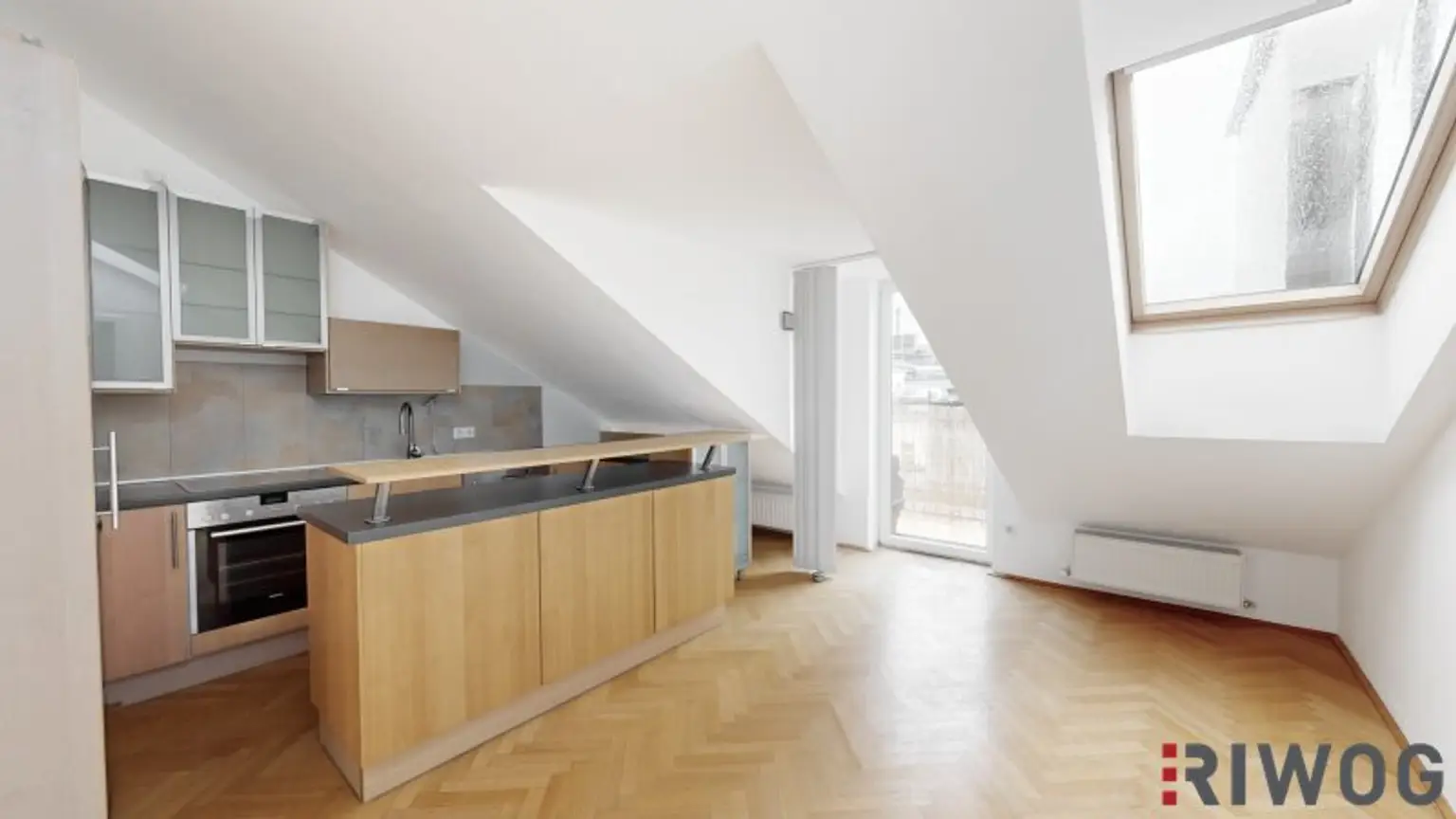 HELLE DACHTERRASSENWOHNUNG in der Odoakergasse