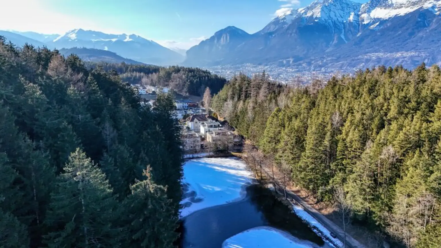 Einfamilien-Doppelhaus der Extraklasse - Seeblick und mitten im Grünen