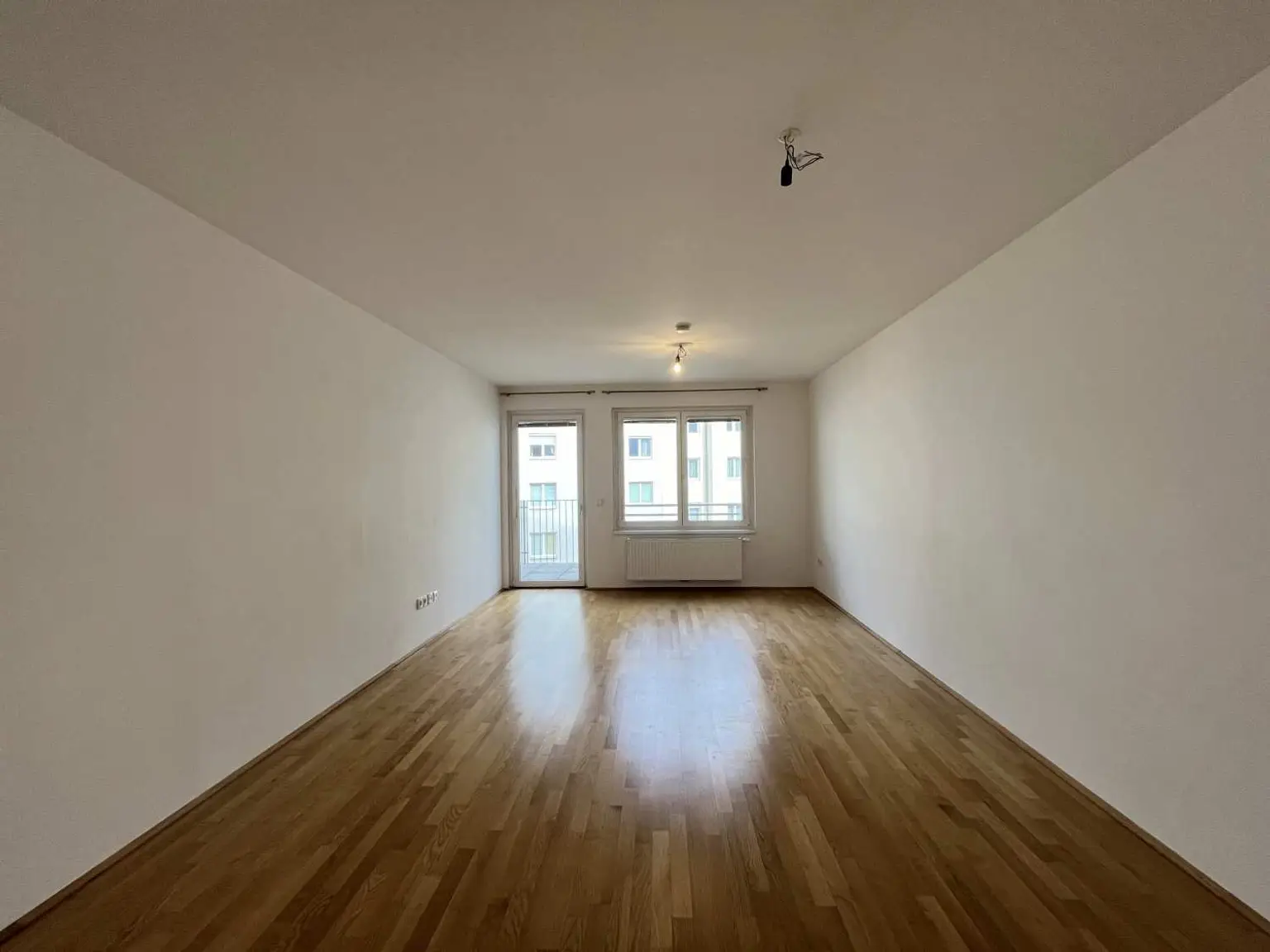 Moderne 2-Zimmer-Wohnung mit Balkon im 15. Bezirk!