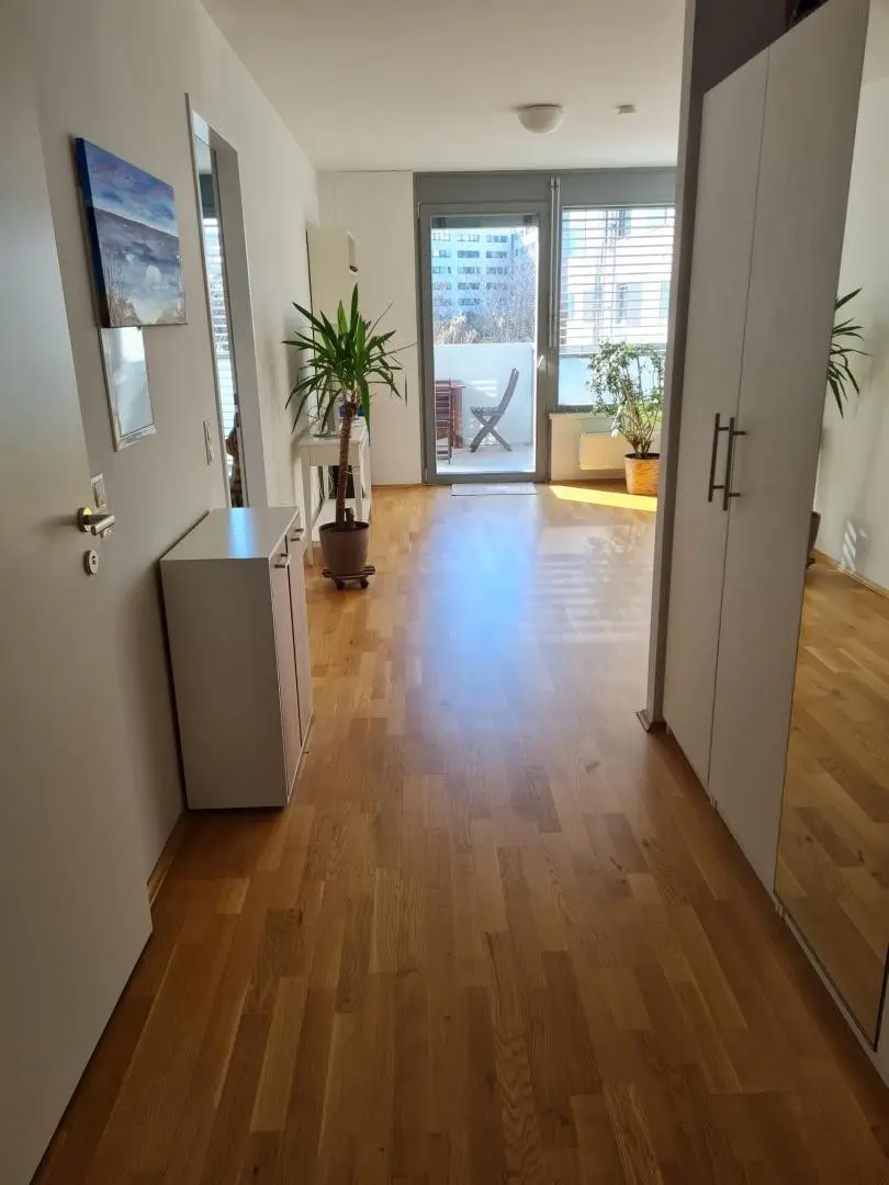 Beim Gasometer: Top-moderne Neubauwohnung mit 9,29m² SÜDWEST-Balkon/Loggia - U3 Nähe!!