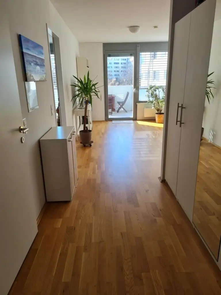 Beim Gasometer: Top-moderne Neubauwohnung mit 9,29m² SÜDWEST-Balkon/Loggia - U3 Nähe!!
