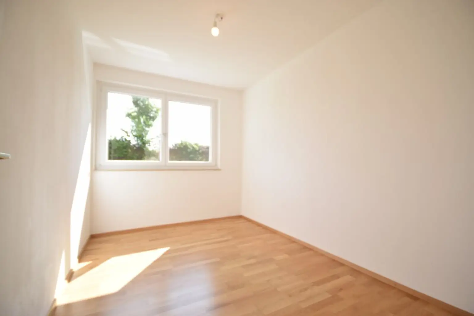 Kinderschlafbereich - Gediegene 3 Zimmer Wohnung mit Balkon und Gartennutzung Miete Oberndorf bei Salzburg