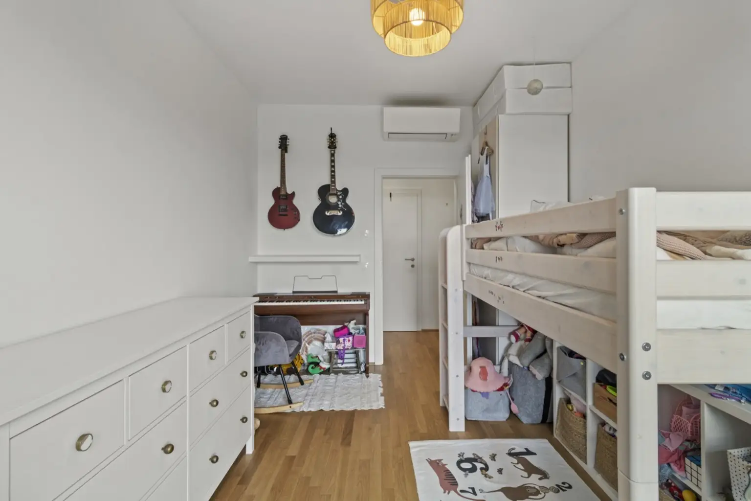 P | ++ DREI ZIMMER im DG ++ Stilvolles Wohnen mit FERNBLICK | Prima Service Immobilien