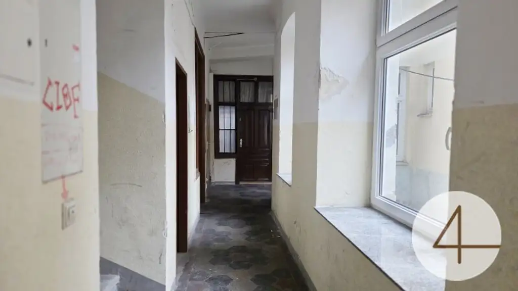 Starterwohnung im Erdgeschoß Gründerzeithaus