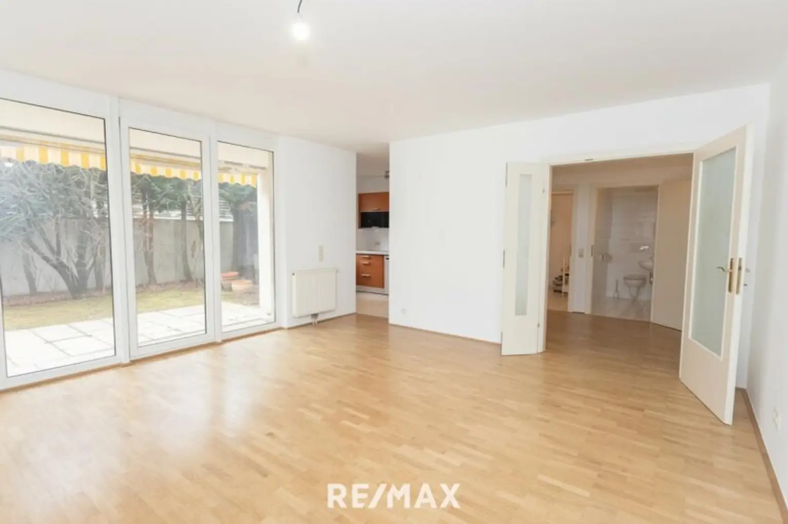 Wohnzimmer mit Terrassenausgang