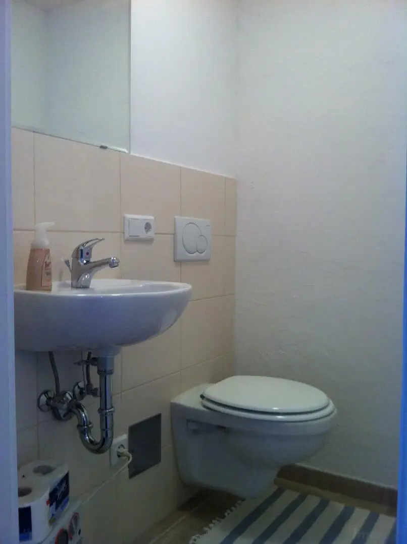 Wc mit Handwaschbecken