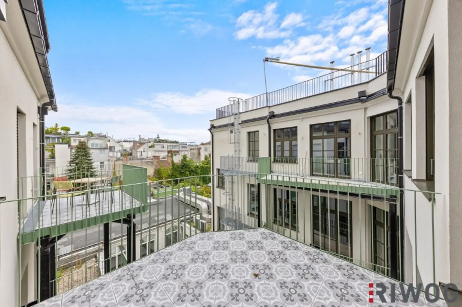 **Architekten Wohnung mit Luxus Ausstattung und Balkon** in Art Deco Fabrik