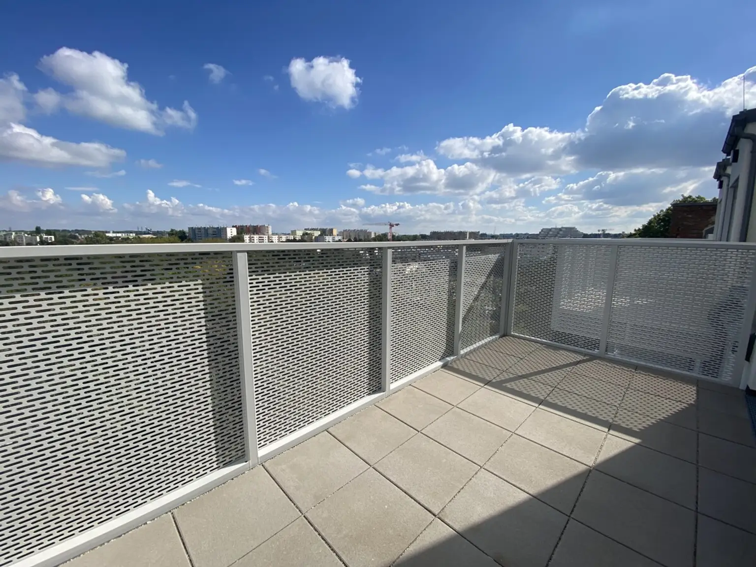 2 Zimmer + Balkon - 1 bedroom apartment + balcony  ERSTBEZUG =Das Laurenz= Top Weitblick Wohnung U3