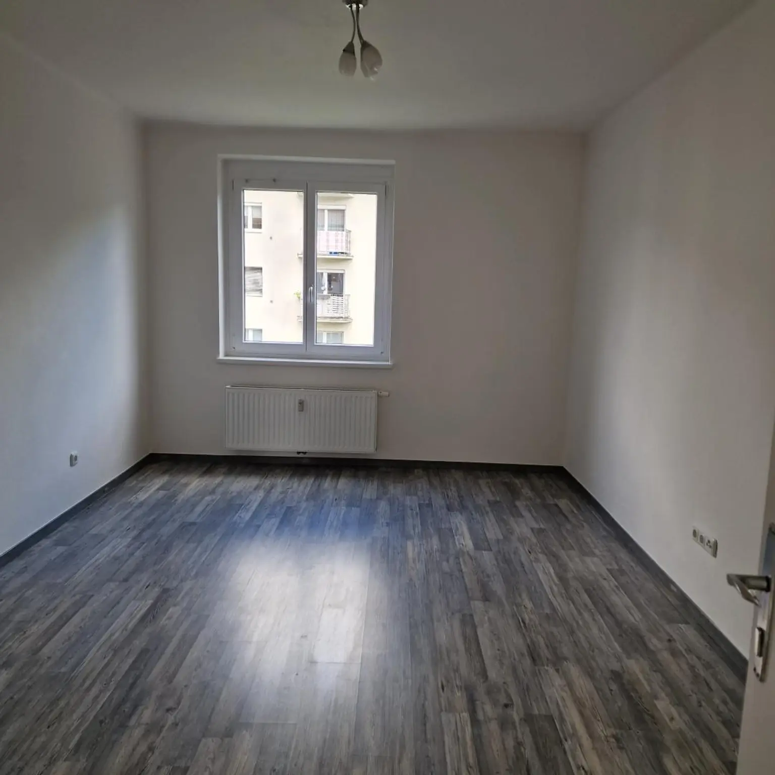 3-Zimmer-Wohnung mit Balkon mit Einbauküche