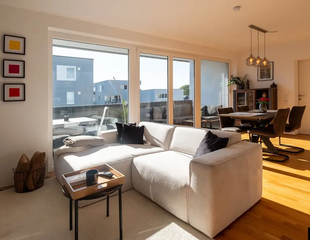 LINZ: Moderne Wohnung mit hellem Balkon