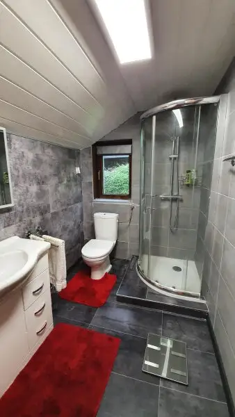Großzügige Liegenschaft am Afritzer See – mit Apartment, privatem Seezugang und Panoramablick