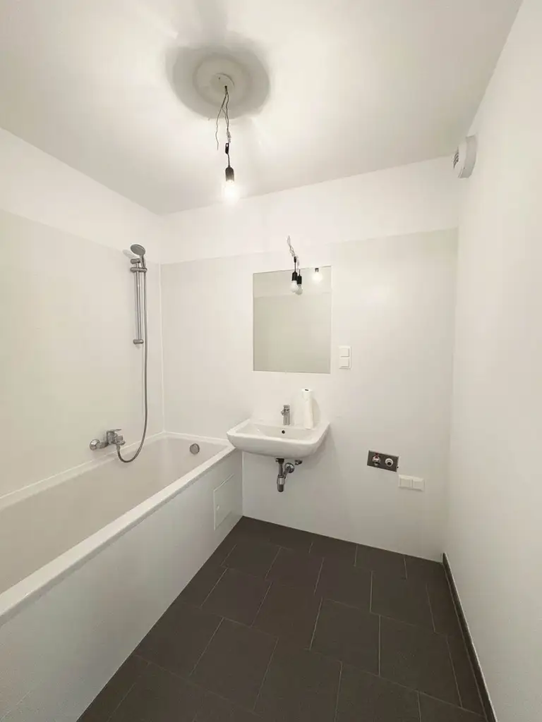 Q11 Leben in Simmering -
herrliche 2-Zimmer-Balkonwohnung mit Deckenkühlung!