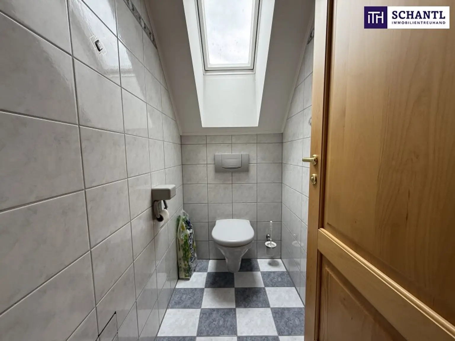 SONNENLAGE - Neuwertiges ca. 160m2 großes Traumhaus mit idyllischem Garten + Terrasse, 2 Garagen & Top-Ausstattung in Ruhelage