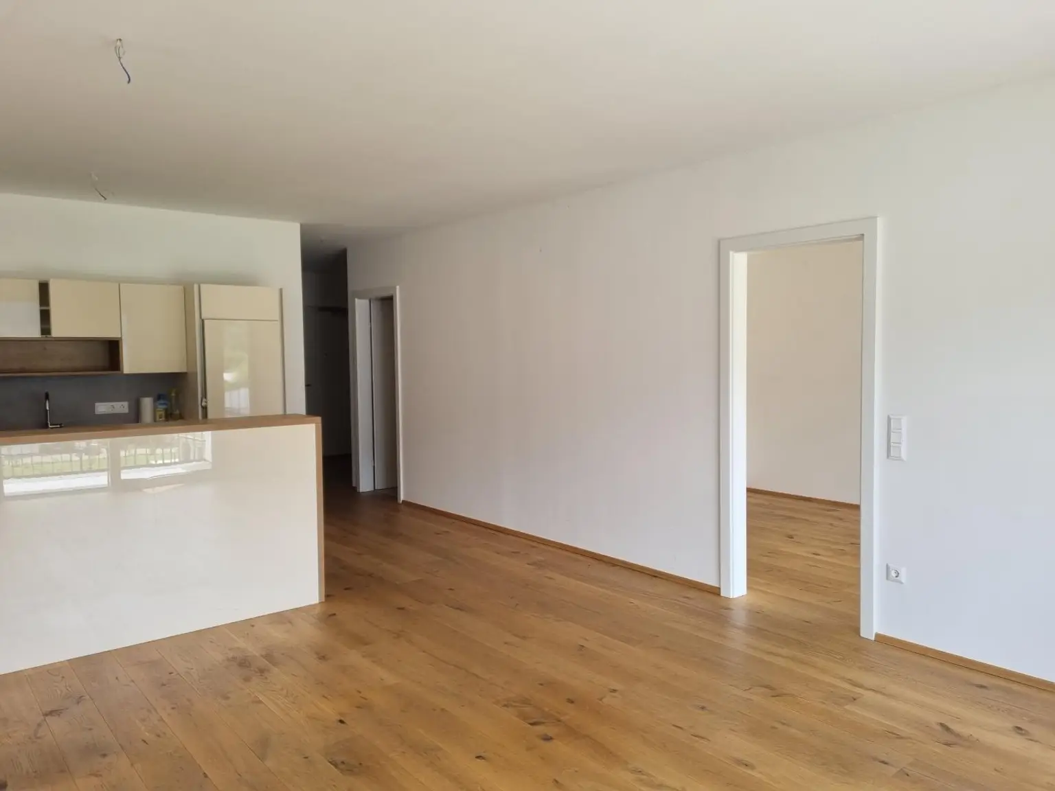Moderne Neubau-Mietwohnung mit zwei Tiefgaragenplätzen