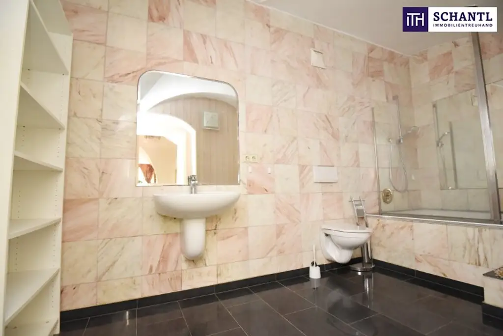 MÄRCHENHAFTE Wohnung im SCHLOSS inklusive Nutzung des SCHLOSSGARTENS! Ab sofort verfügbar!