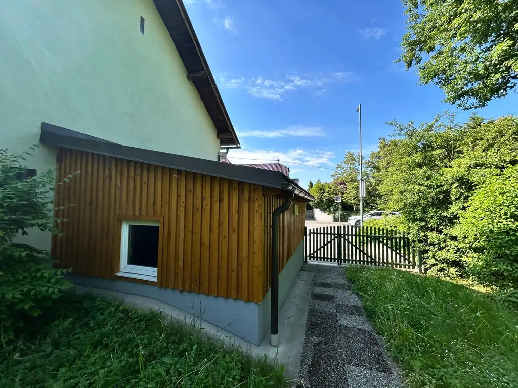 Traumhaftes Grundstück mit atemberaubendem Fernblick und charmanten Einfamilienhaus