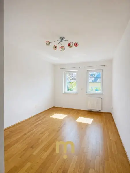 Einfamilienhaus mit 6-Zimmern plus Keller in Esslinger Ruhelage – diskret gelegen auf Eigengrund