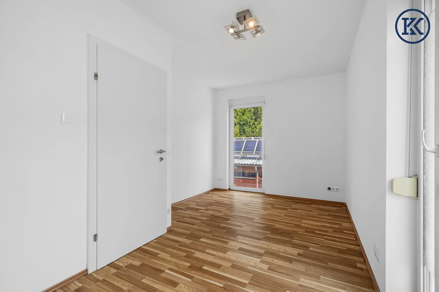 Zuhause im Grünen – Lichtdurchflutete Wohnung mit Dachterrasse & Gartenoase