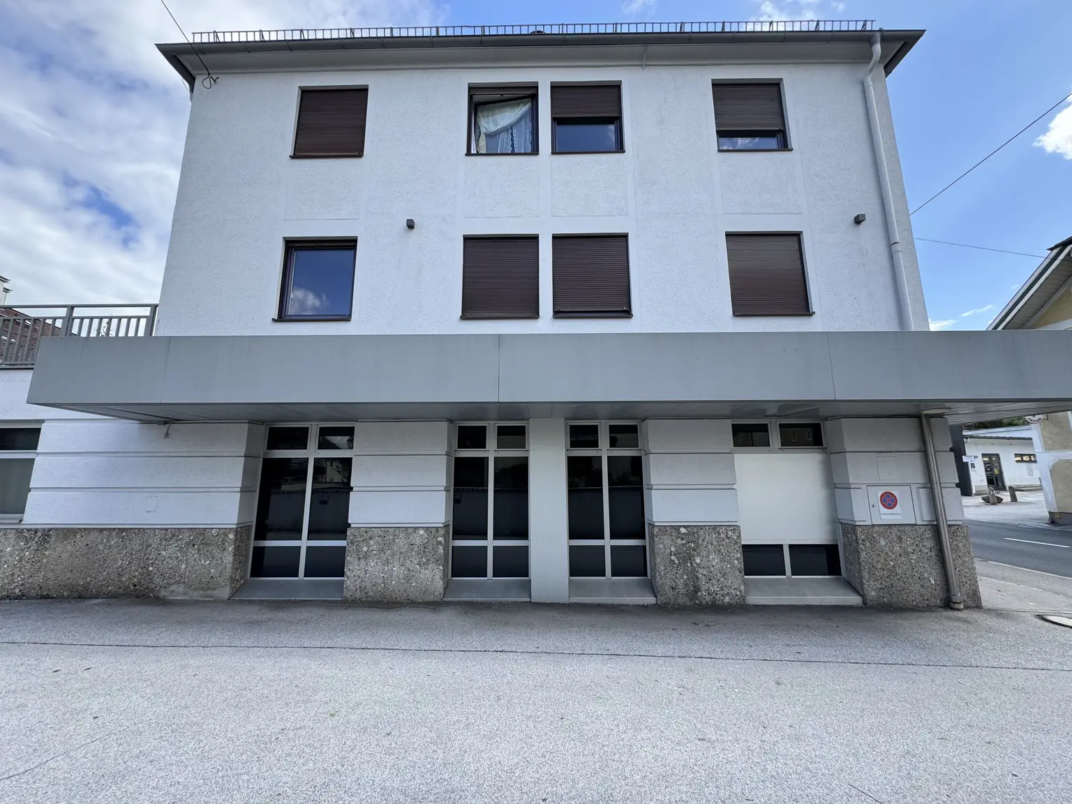 "GNIGL - Voll vermietetes Wohn- und Geschäftshaus in gut erreichbarer Lage"