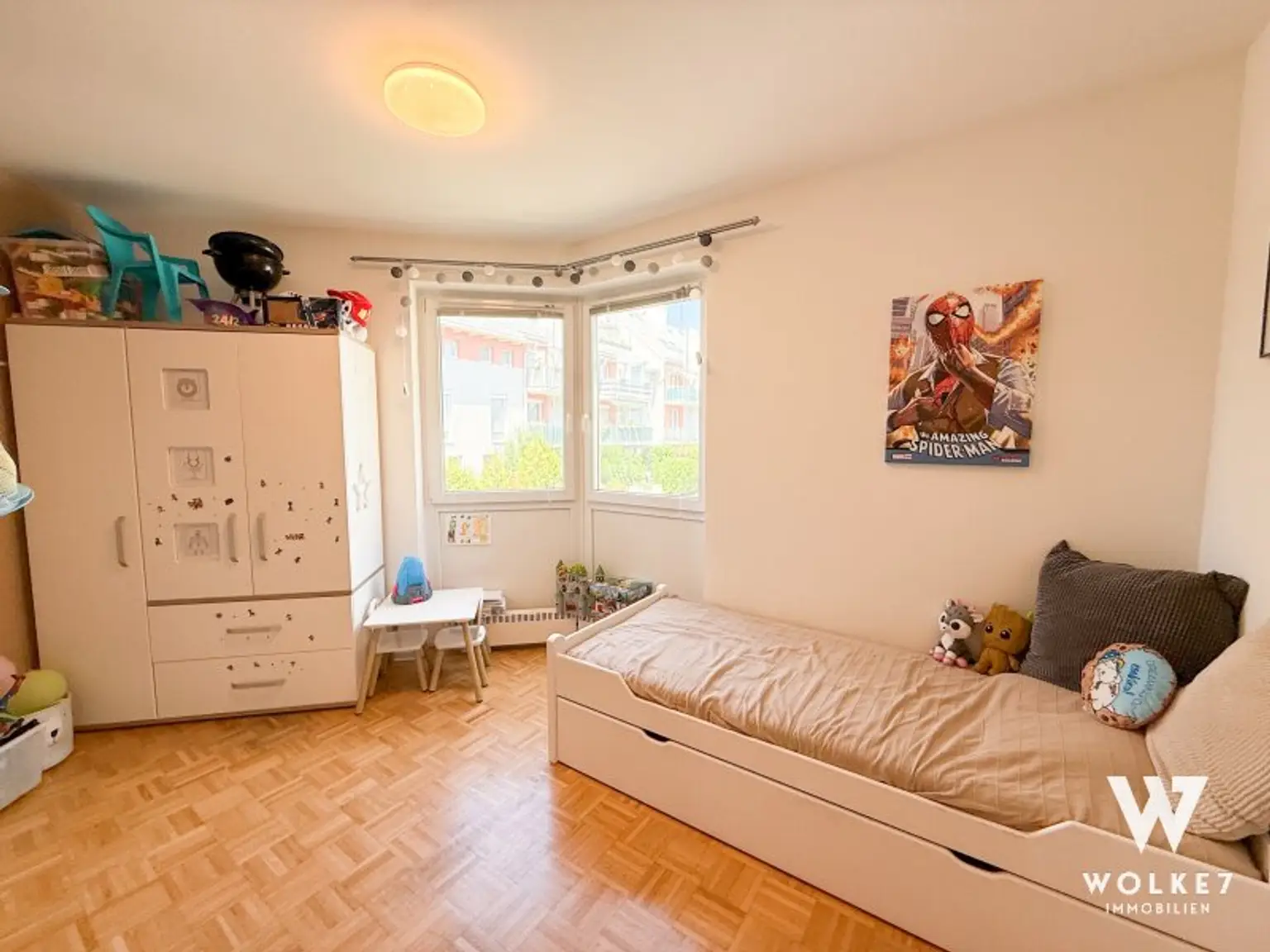 Vollmöblierte Eigentumswohnung mit Balkon | 3 Zimmer | Garagenplatz | – Familienfreundlich & Ruhig gelegen