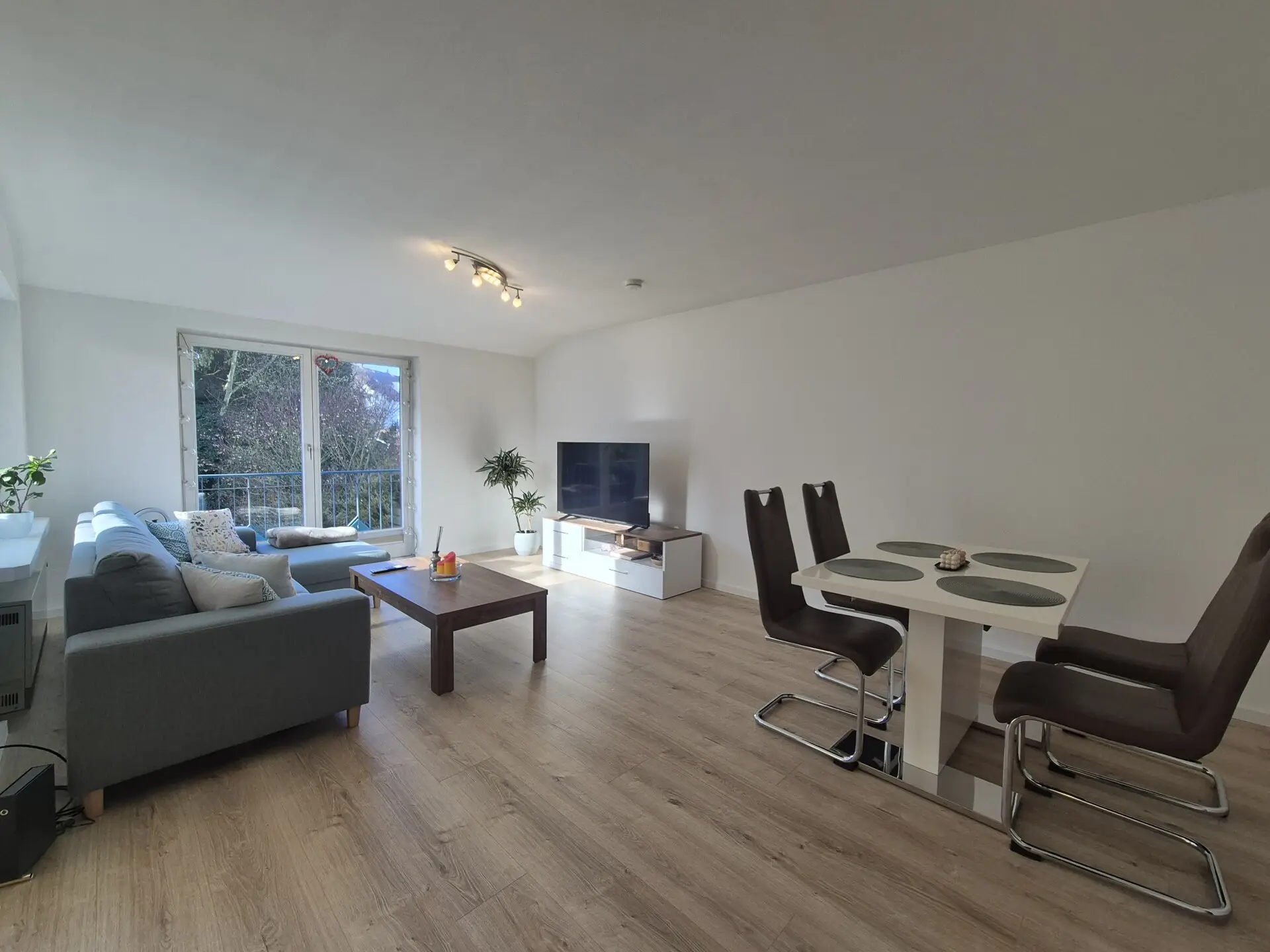 Wohnzimmer Ansicht 2