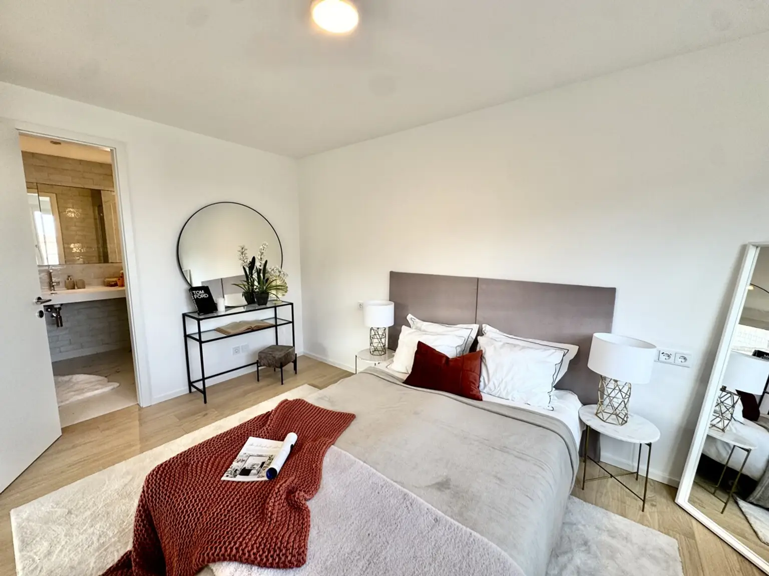 Provisionsfrei: 7. Stock - Laxenburger Straße/Hauptbahnhof - große Zweizimmer-Wohnung