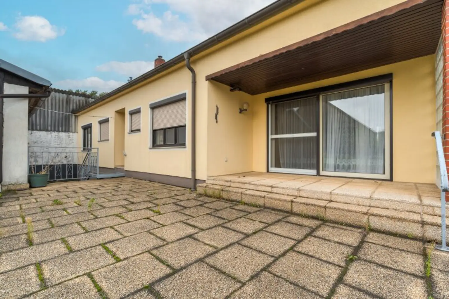 Rückseite / Terrasse