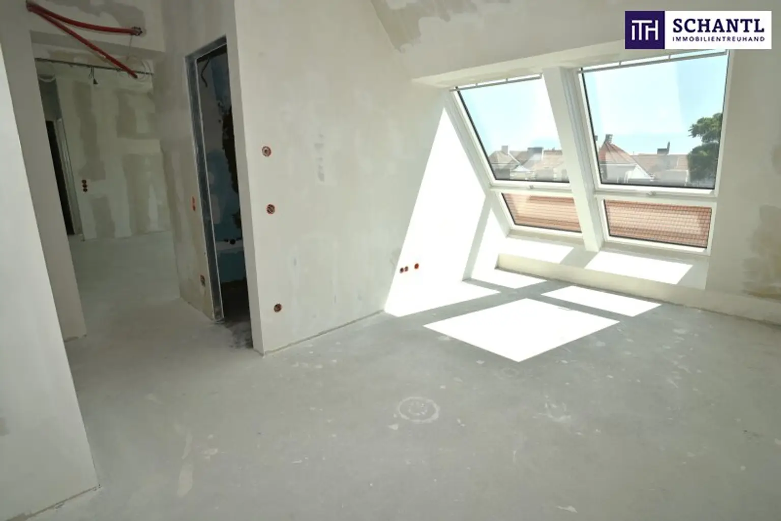 Exklusives Familienparadies über den Dächern – Stilvolle 4-Zimmer-Dachgeschosswohnung mit zwei Terrassen + moderner Luftwärmepumpe + Klimaanlage