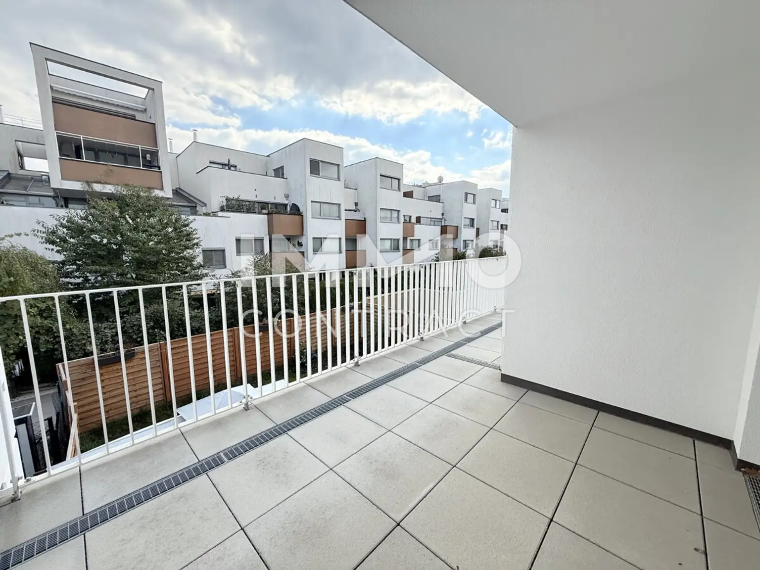 EDI N° 7 - Erstbezug Provisionsfreie 3 Zimmerwohnung mit Loggia und grosser Terrasse