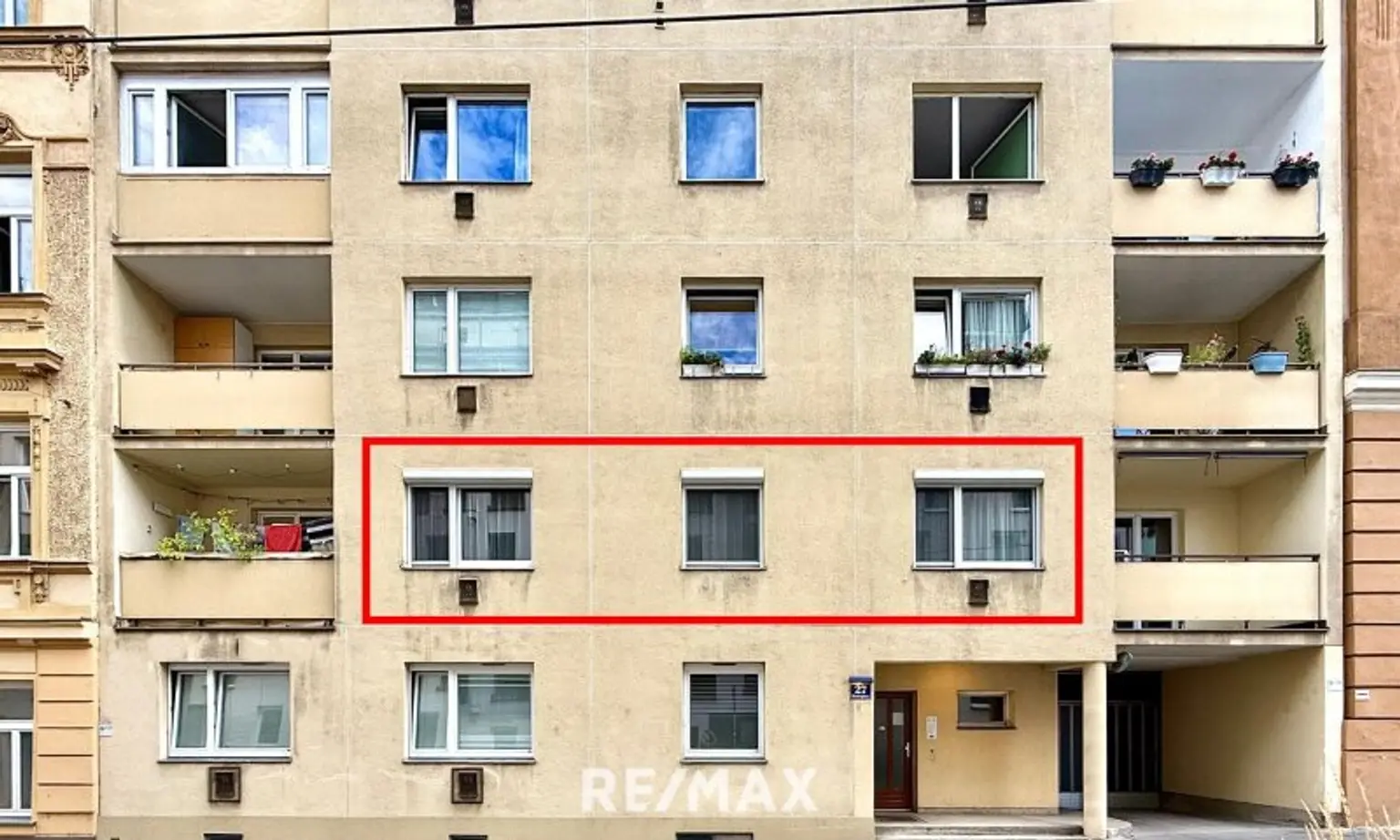 Wunderschöne top sanierte 2 Zimmerwohnung! 4% Rendite für Anleger!