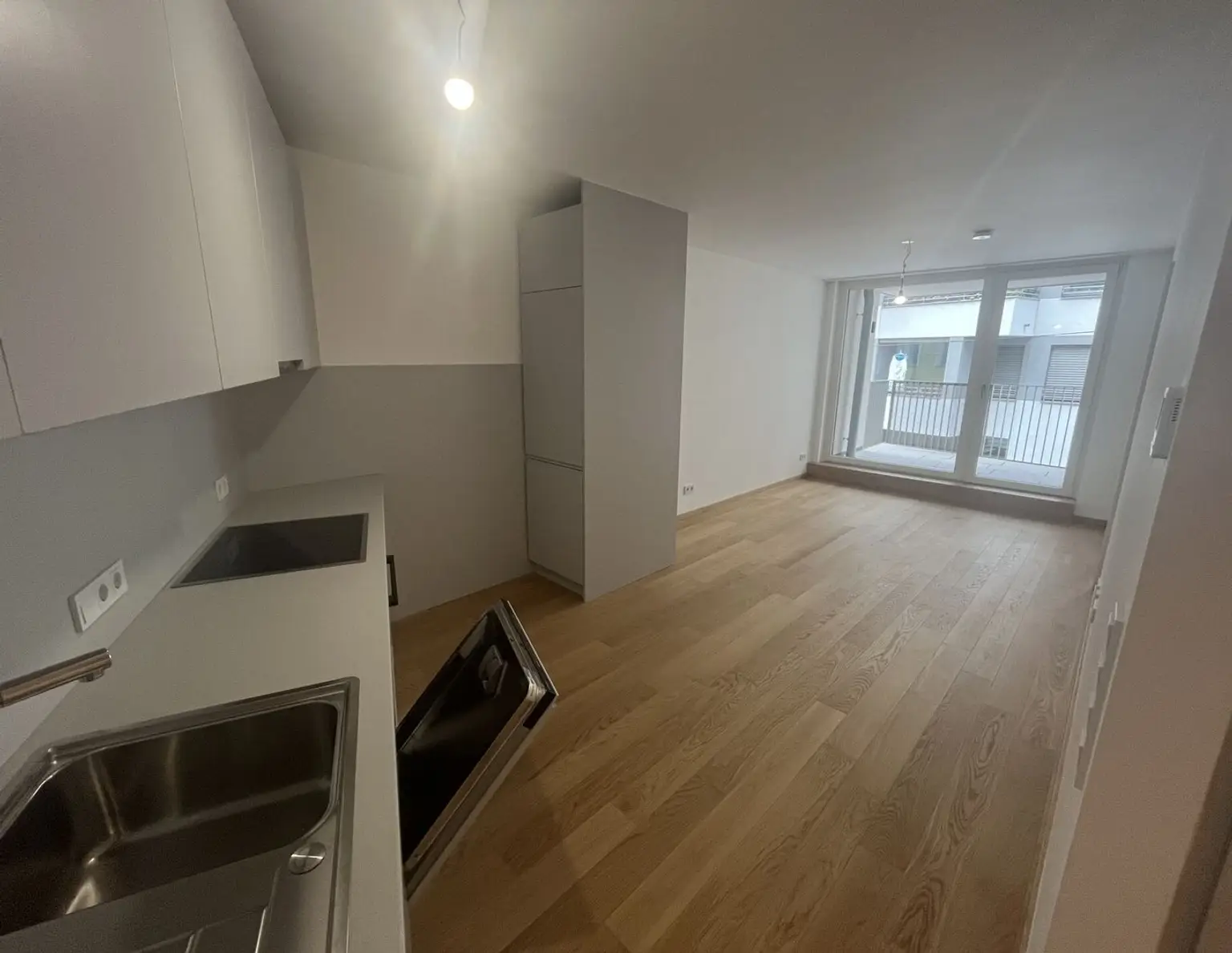Erstbezug: Moderne 2 Zimmer Wohnung mit Balkon zu mieten in 1120 Wien