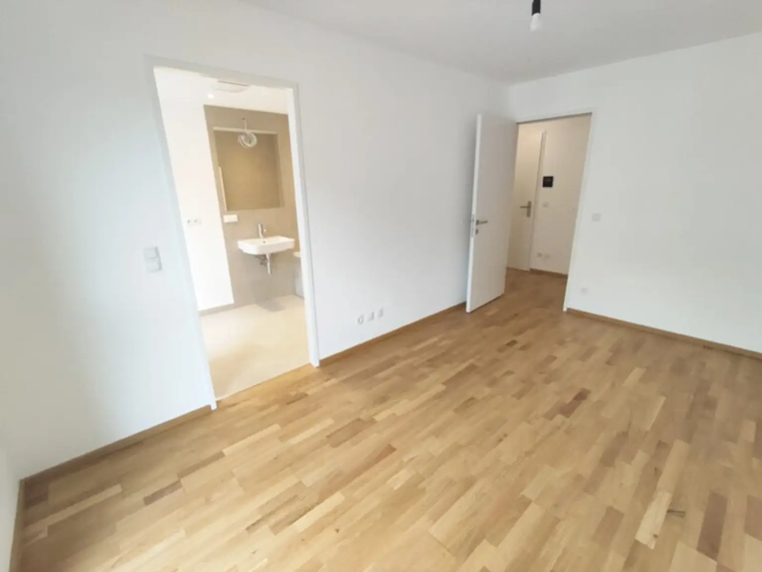 Modern wohnen in Meidling! Neubau 2-Zimmer-Erstbezug mit Balkon im 5. Liftstock - Top60