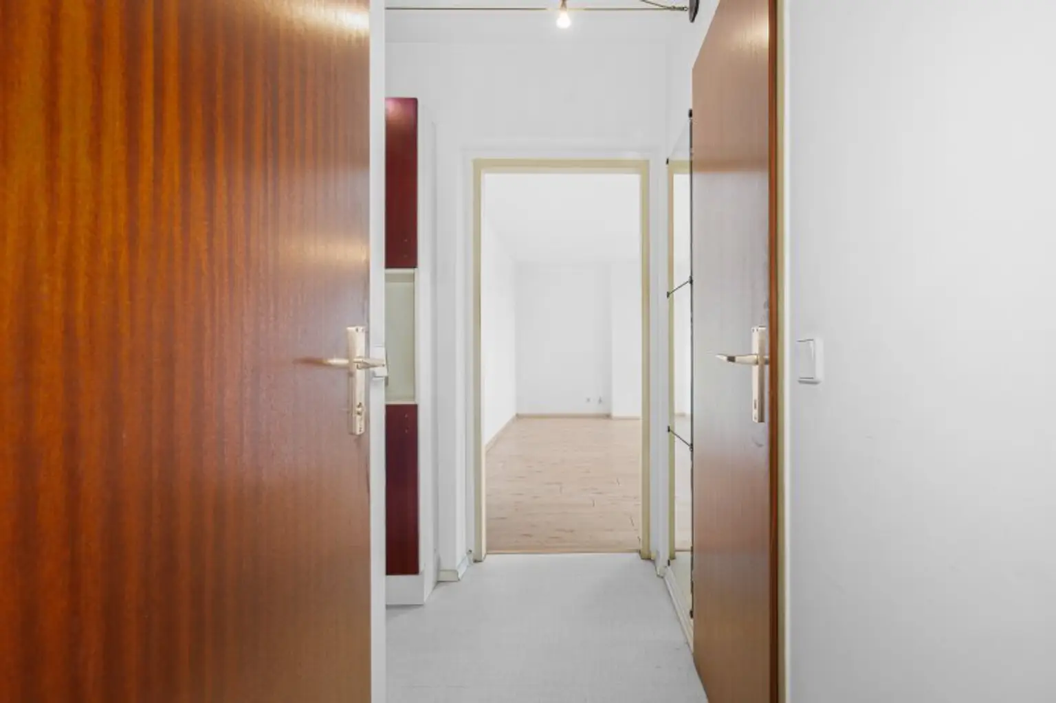 Helle 2-Zimmerwohnung in 1110 Wien, mit kleiner Loggia und perfekter Öffi Anbindung!