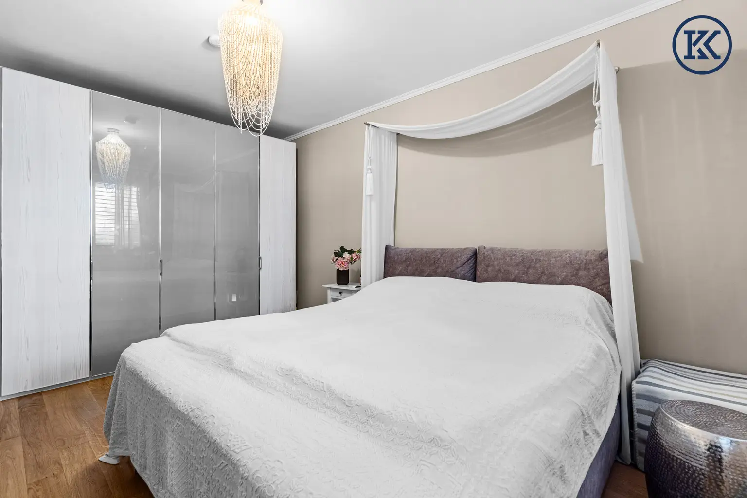 OPEN HOUSE am Dienstag den 19.08.25 ab 10 Uhr für die
Hofseitige 3-Zimmer-Wohnung mit 14 m² Loggia