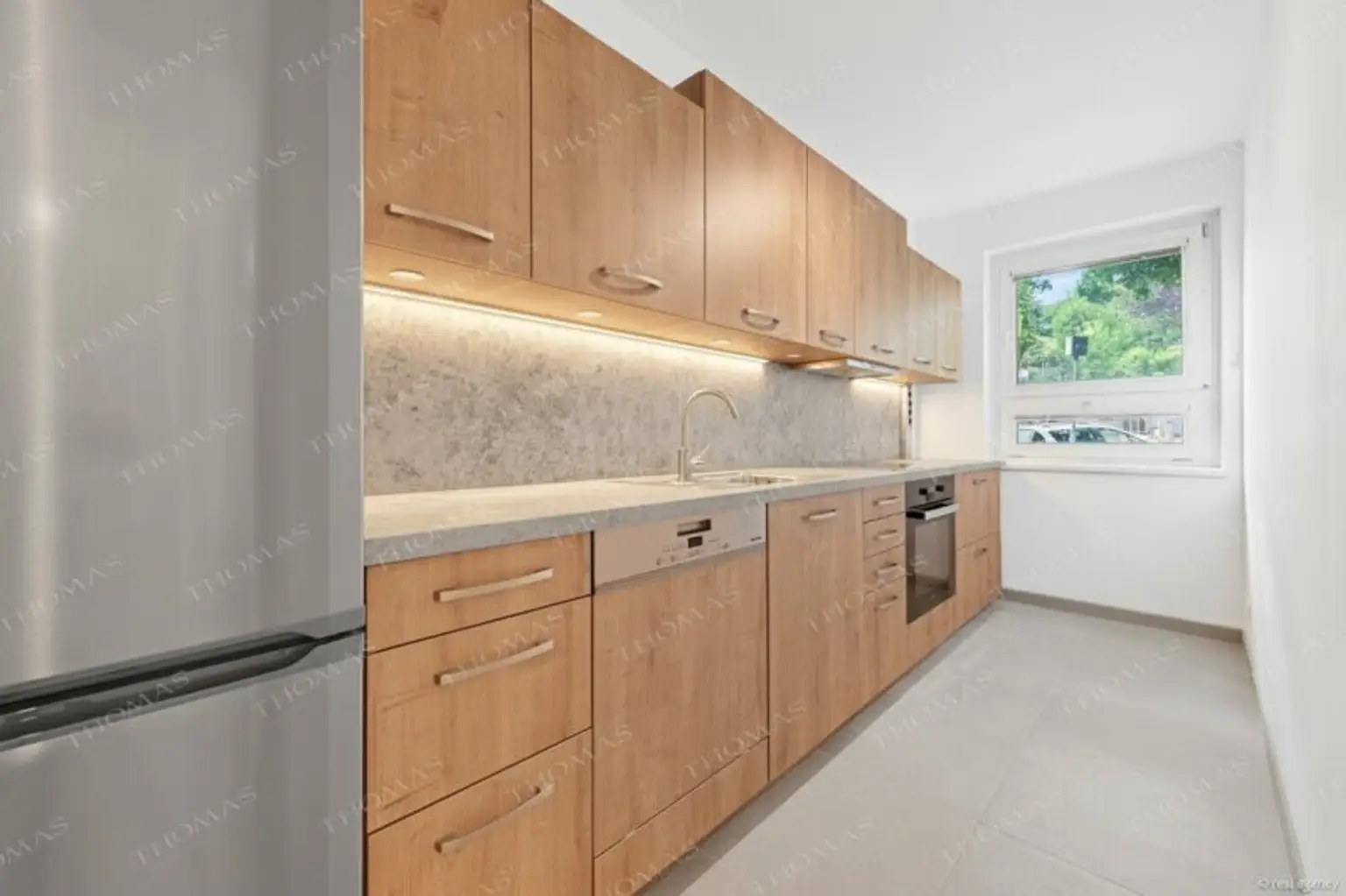 Komplett sanierte 2-Zimmer-Wohnung mit Loggia