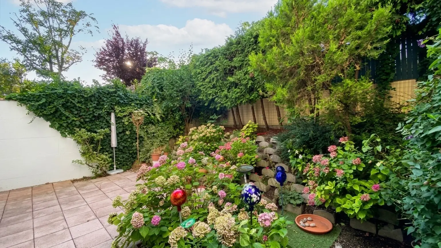 Gartenwohnung mit Pool- und Wellnessbereich