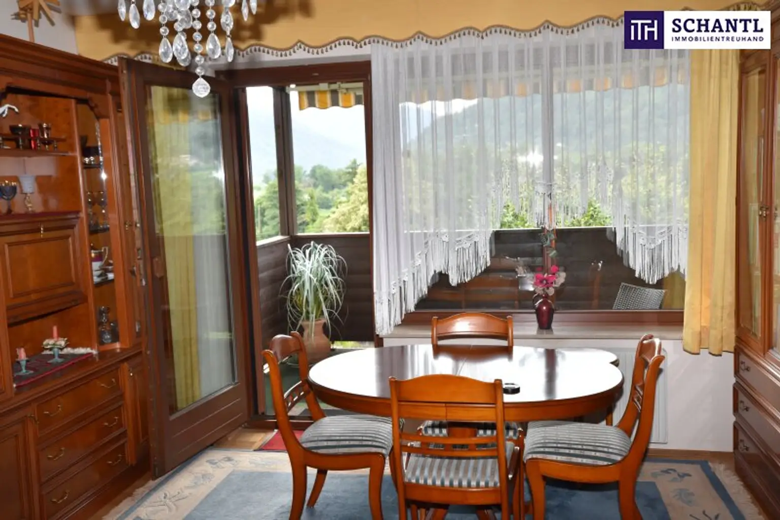 ++EXKLUSIVE ca. 92m² EIGENTUMSWOHNUNG am OSSIACHER SEE++mit PRIVATEM SEEZUGANG++ PANORAMABLICK auf die GERLITZEN++ZWEITWOHNSITZ ALS WERTANLAGE++