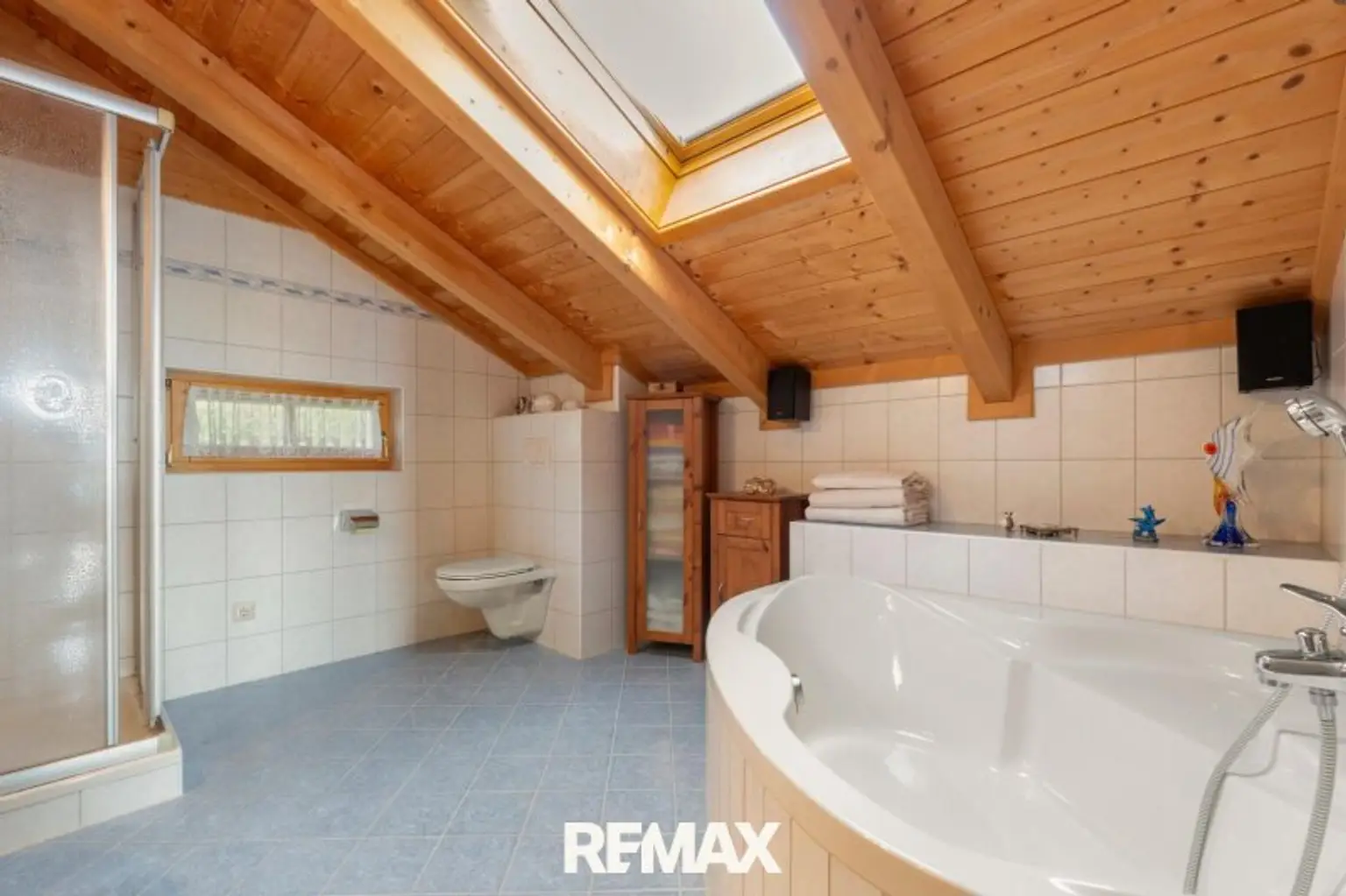 Badezimmer im Obergeschoss