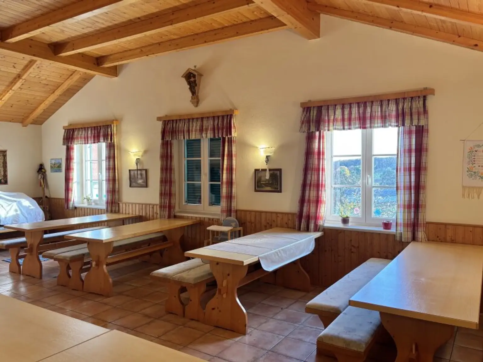 ** LEGENDE IN DER WEINIDYLLE ** D. Ehrensdorf !! Gepflegtes Haus mit ca. 245 m2 Nfl. in gediegener Ortsrandlage - Hauptwohnsitz möglich !!