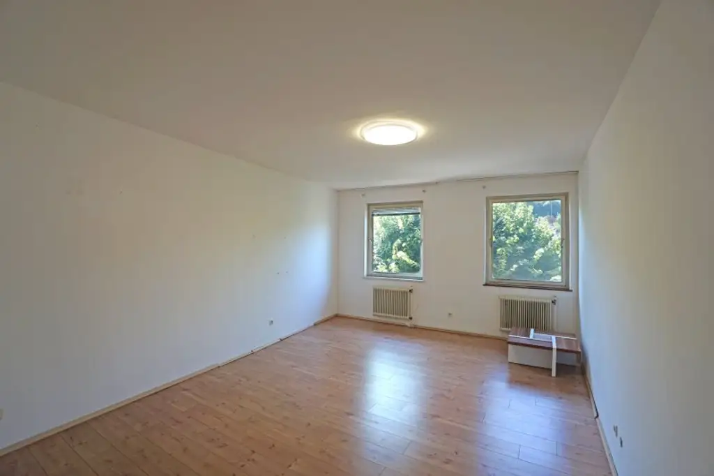 Wohn- und Geschäftshaus mit Entwicklungspotenzial im Pressbaumer Stadtzentrum