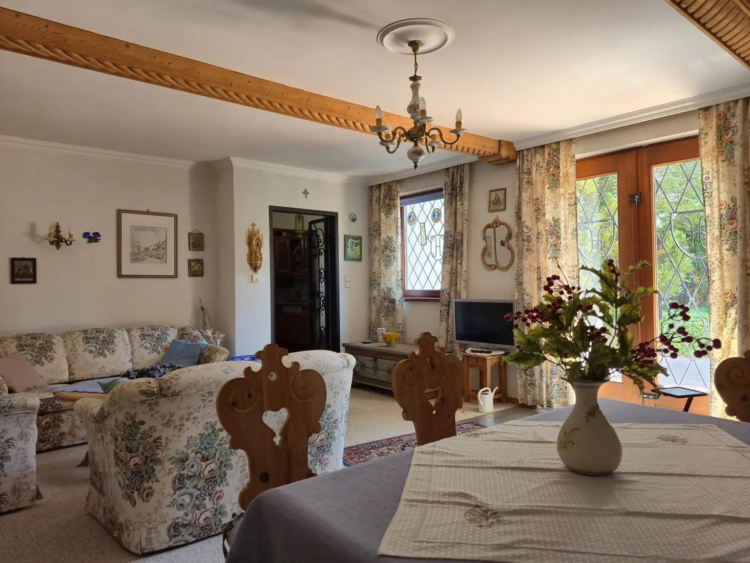 ROMANTISCHES EINFAMILIENHAUS IN BESTER LAGE