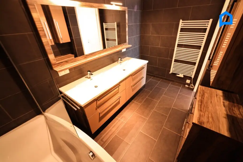 * CITY GATE TOWER * Weitblick über Wien * helle 3 Zimmer * große Loggia* Balkon* Top Küche* Klimaanlage *