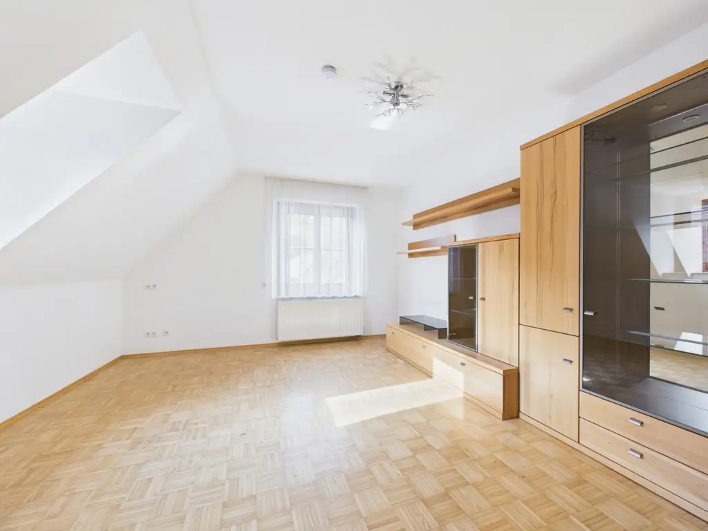 KALWANG: BESTÄNDIGE WERTE in unbeständigen Zeiten - WOHNHAUS mit 4 Wohnungen