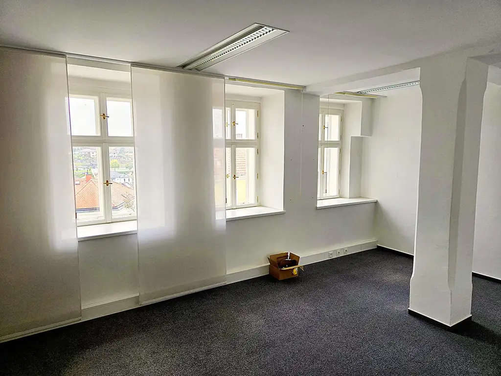 Freundliche Geschäftsräumlichkeit, Büro, Ordination oder Kanzlei im Erdgeschoss im Zentrum Haag zu mieten