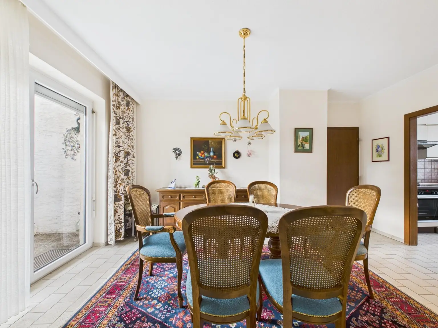 ANSFELDEN: Wohnhaus mit ca. 126,7 m² Wohnfläche auf EINER EBENE (Erstbezug 1976) + Garage