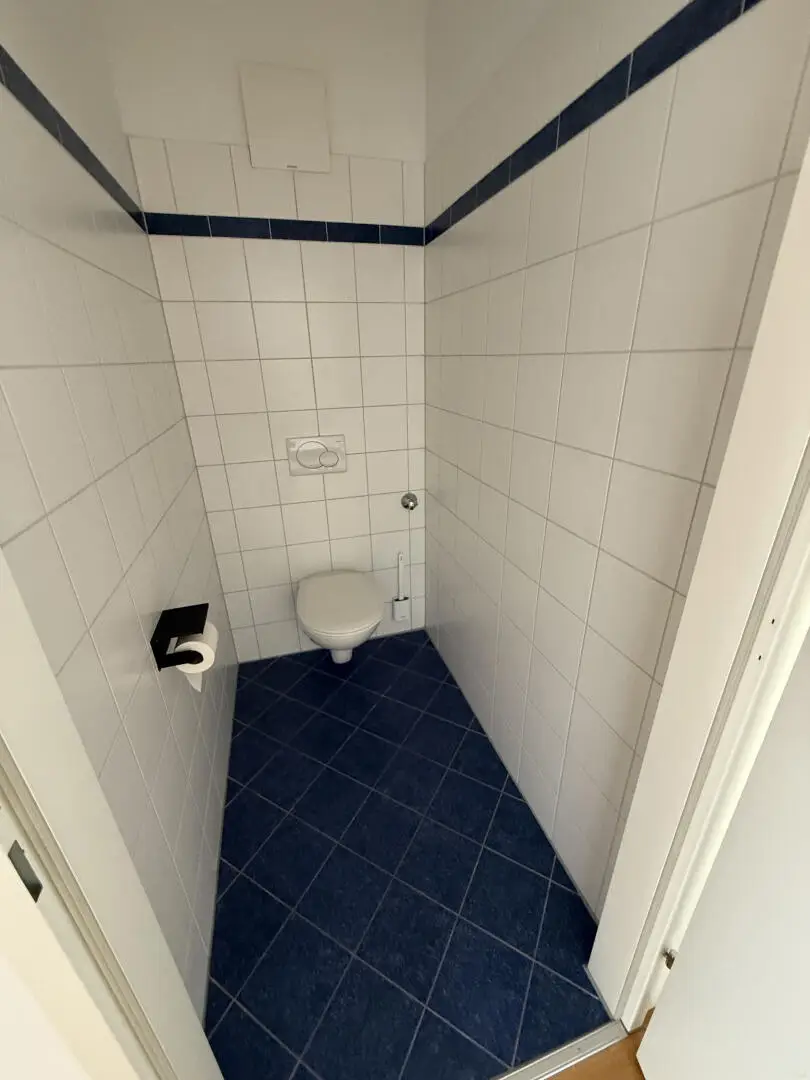 Exklusive Dachgeschoss-Wohnung in Top-Lage mit Terrasse und Schlossbergblick!  ++Videorundgang++