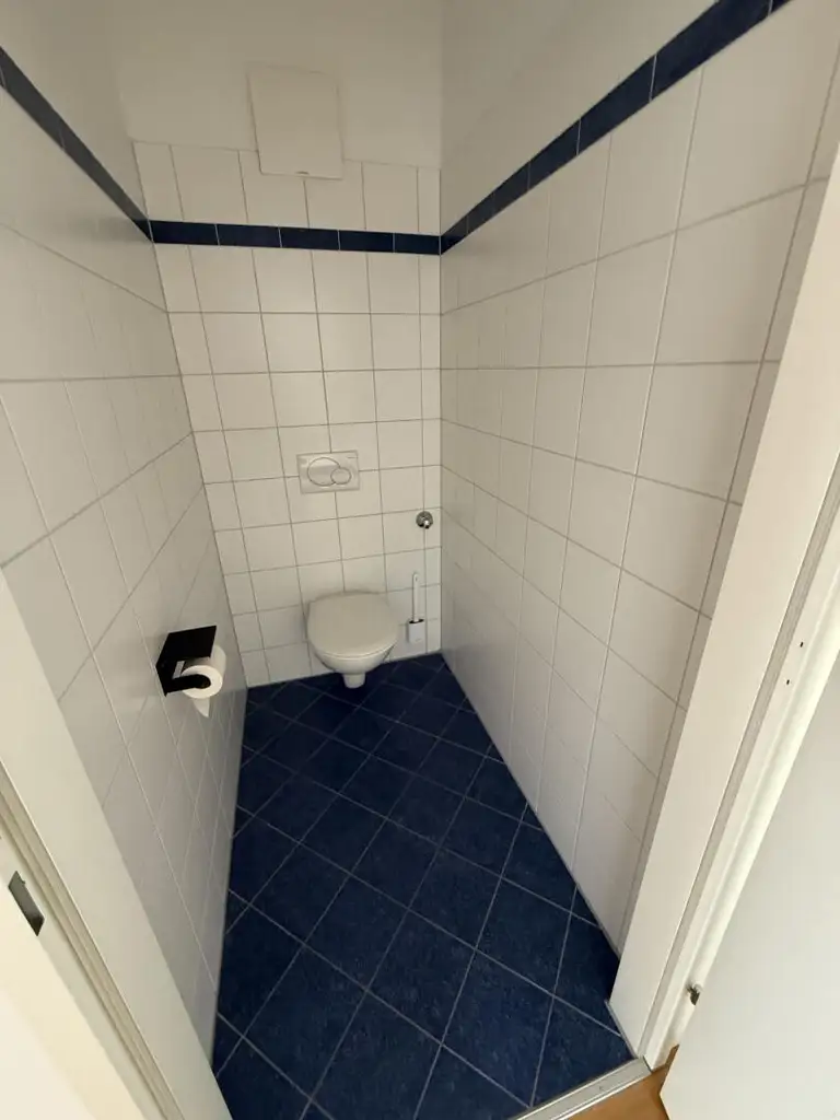 Exklusive Dachgeschoss-Wohnung in Top-Lage mit Terrasse und Schlossbergblick!  ++Videorundgang++